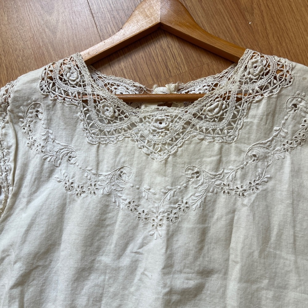 Cream Lace-Trim Cap Sleeve Blouse - Picture 15 of 16